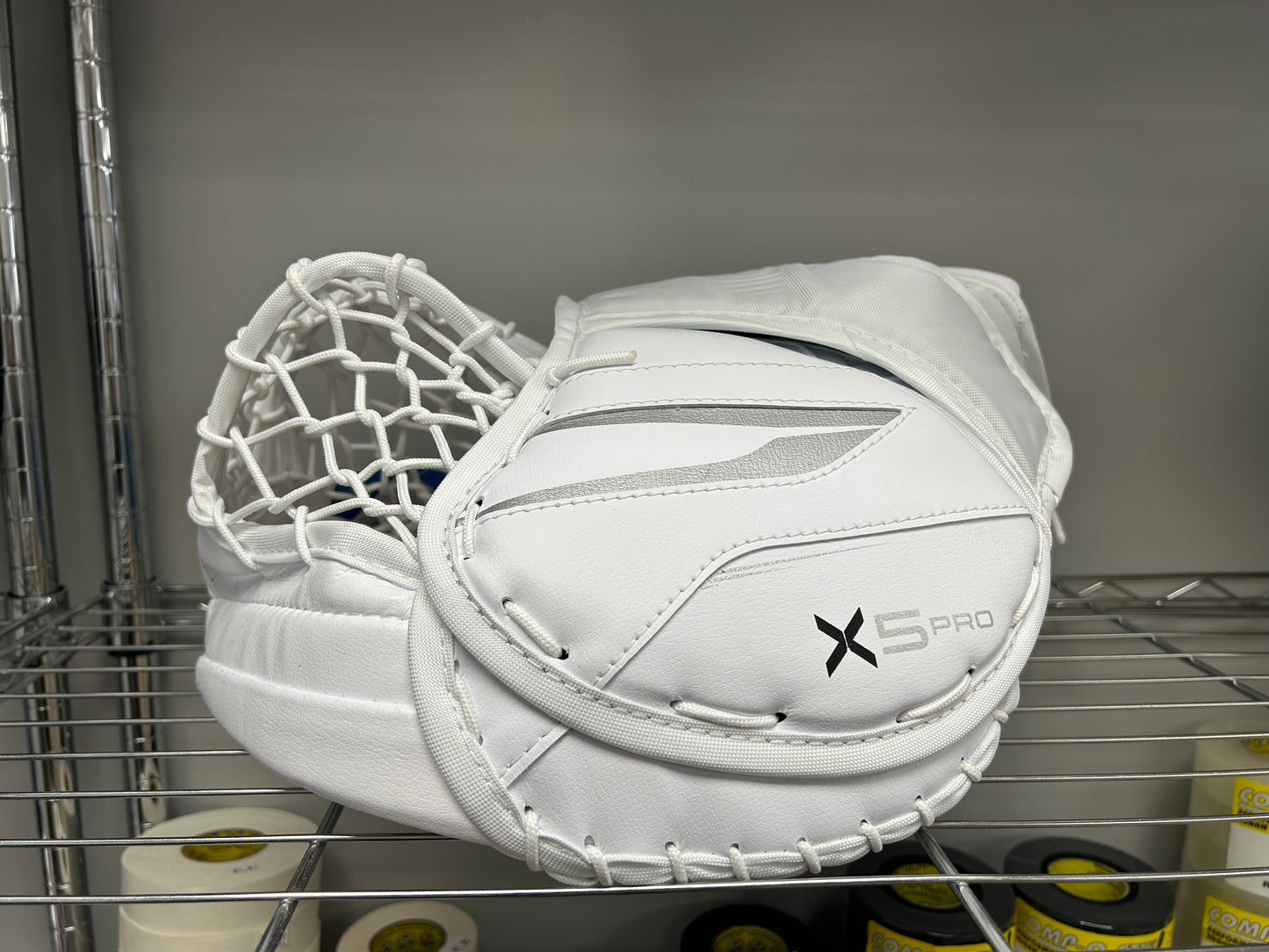 Bauer X5 Pro Int. Goalie Glove - White